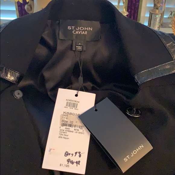 *SOLD**** ST. John jacket size 2 - Picture 4 of 6